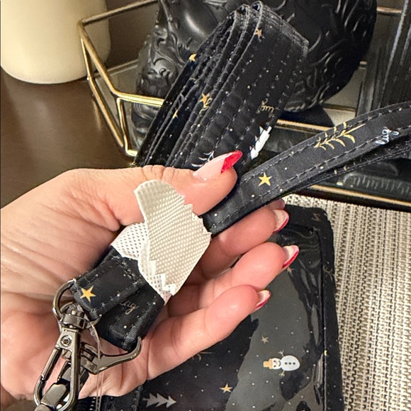 Lug Black Quilted Pouch with Snowman and Star Pattern - Picture 6 of 7